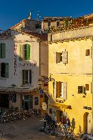 Arles