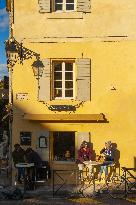 Arles