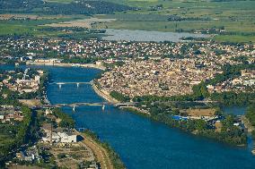 Arles