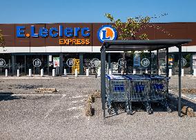 Illustration - Supermarket and Store - Rambouillet