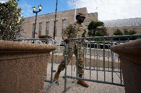 Member of the National Guard arrive - Washington