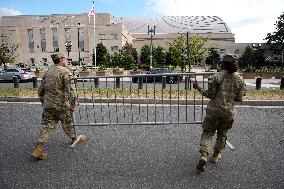 Member of the National Guard arrive - Washington
