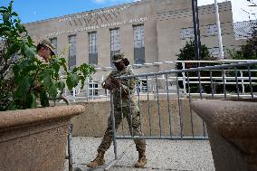 Member of the National Guard arrive - Washington