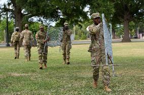 Member of the National Guard arrive - Washington