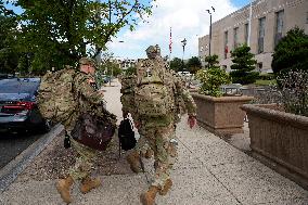 Member of the National Guard arrive - Washington
