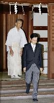 Ex-industry minister visits war-linked Yasukuni shrine
