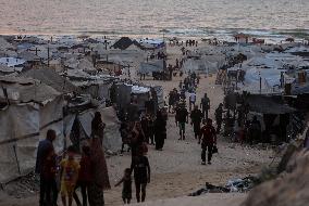 Gaza City Displacement Tents Erected for Evacuees - Gaza