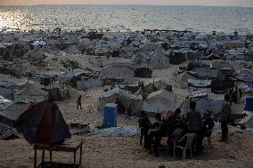 Gaza City Displacement Tents Erected for Evacuees - Gaza