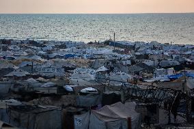 Gaza City Displacement Tents Erected for Evacuees - Gaza