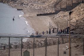 Over 30 Intercepted Trying to Reach Ceuta Coast - Spain