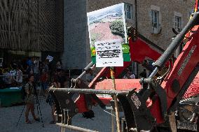 Farmers Mobilize for Wildlife Control and Compensation - Spain