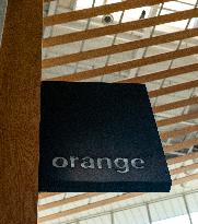 Shop and Logo - Shopping Center - Rambouillet