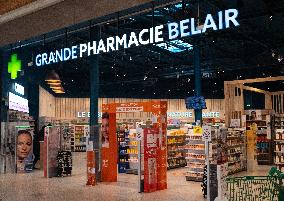 Shop and Logo - Shopping Center - Rambouillet