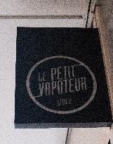 Shop and Logo - Shopping Center - Rambouillet