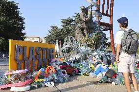 Anti-plastic pollution artwork in Geneve