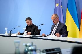Federal Chancellor Merz Receives President Zelenskyy - Berlin