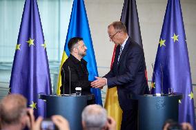 Federal Chancellor Merz Receives President Zelenskyy - Berlin
