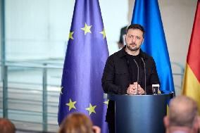 Federal Chancellor Merz Receives President Zelenskyy - Berlin
