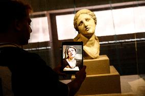 Cairo Launches Hieroglyph Translation App - Egypt