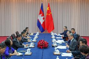 China's Wang Yi Meets Thailand's FM in Yunnan