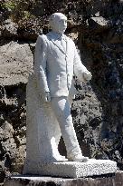 Trump and Putin Statues Vandalized in Vagli di Sotto - Italy