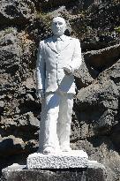 Trump and Putin Statues Vandalized in Vagli di Sotto - Italy