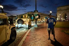 Federal agents and National Guard patrol - Washington