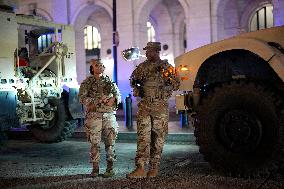 Federal agents and National Guard patrol - Washington