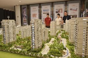 Sales Prices of Commercial Residential Properties in Chinese Cities