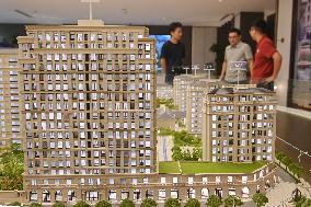 Sales Prices of Commercial Residential Properties in Chinese Cities