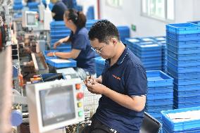 Electronic Component Manufacturing in Qingzhou
