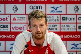 Player Spotlight Lukas Hradecky Joins AS Monaco - La Turbie