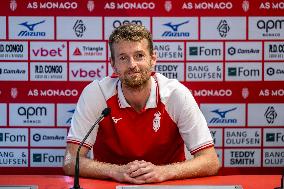 Player Spotlight Lukas Hradecky Joins AS Monaco - La Turbie