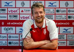 Player Spotlight Lukas Hradecky Joins AS Monaco - La Turbie