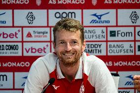 Player Spotlight Lukas Hradecky Joins AS Monaco - La Turbie