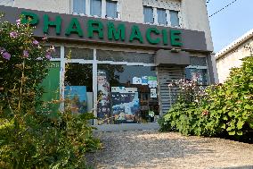 Illustration - 93% of French Pharmacies to Close on August 16 - France