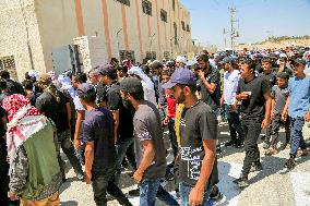Palestinians Mourn Awda Al Hathalin