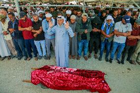 Palestinians Mourn Awda Al Hathalin