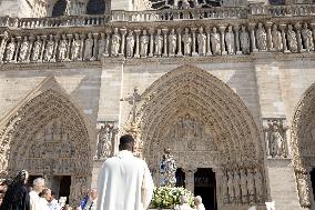Assumption procession at Notre-Dame de Paris Cathedral - Paris AJ