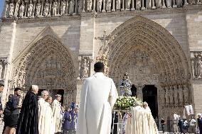 Assumption procession at Notre-Dame de Paris Cathedral - Paris AJ