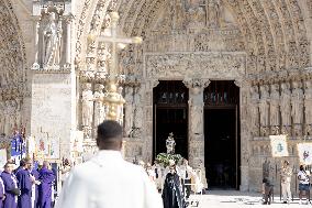 Assumption procession at Notre-Dame de Paris Cathedral - Paris AJ