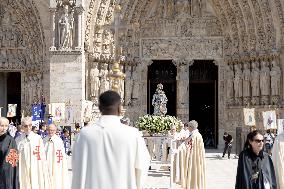 Assumption procession at Notre-Dame de Paris Cathedral - Paris AJ