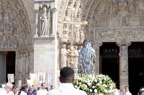 Assumption procession at Notre-Dame de Paris Cathedral - Paris AJ