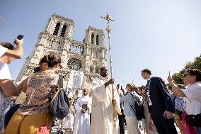 Assumption procession at Notre-Dame de Paris Cathedral - Paris AJ
