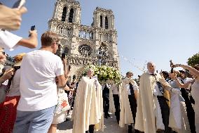 Assumption procession at Notre-Dame de Paris Cathedral - Paris AJ