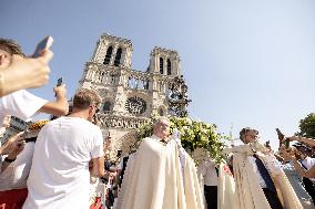 Assumption procession at Notre-Dame de Paris Cathedral - Paris AJ