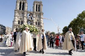 Assumption procession at Notre-Dame de Paris Cathedral - Paris AJ