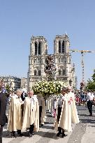 Assumption procession at Notre-Dame de Paris Cathedral - Paris AJ