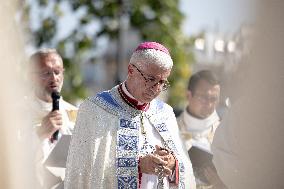 Assumption procession at Notre-Dame de Paris Cathedral - Paris AJ