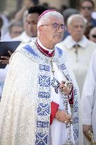 Assumption procession at Notre-Dame de Paris Cathedral - Paris AJ